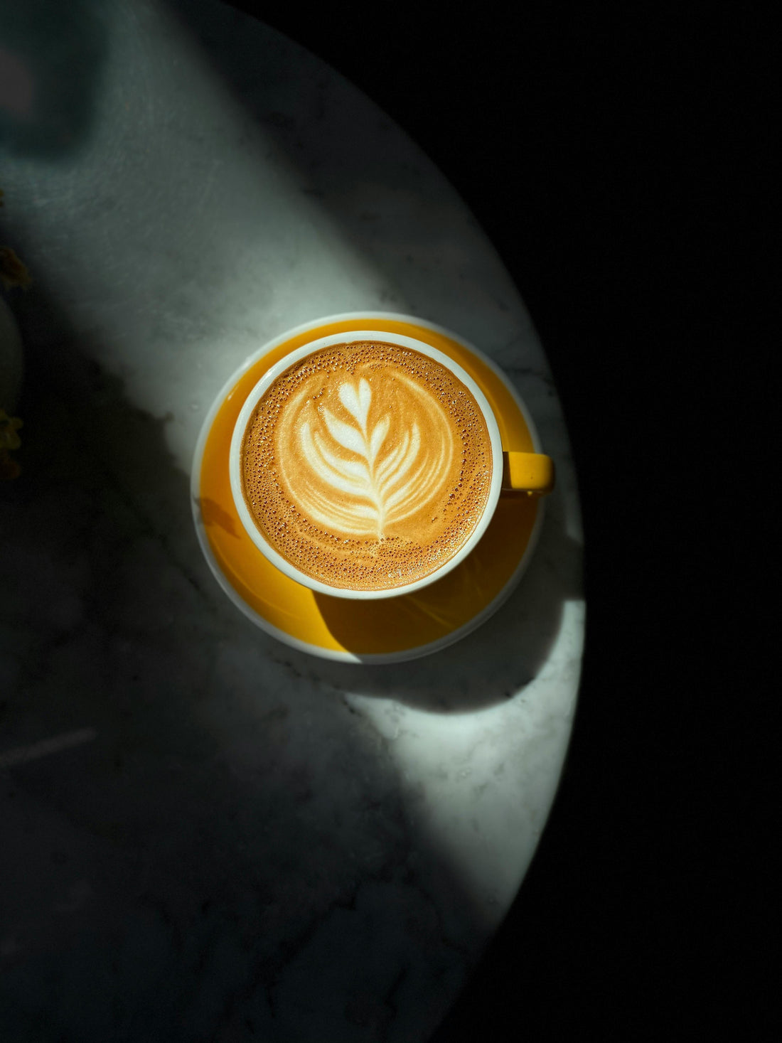 ¿Cuántas calorías tiene un café con leche?